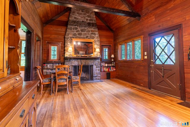 296 Bennetts Farm Road, Ridgefield, CT 06877