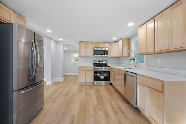 78 Pleasant St., Grafton, MA 01519