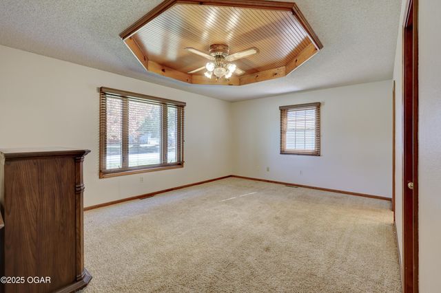 2920 N Chandler Avenue, Joplin, MO 64801