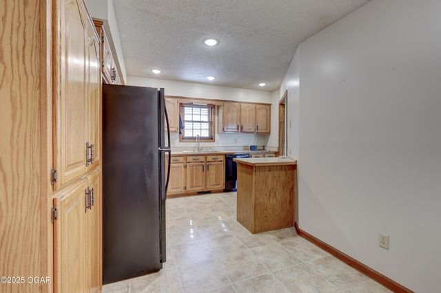 2920 N Chandler Avenue, Joplin, MO 64801