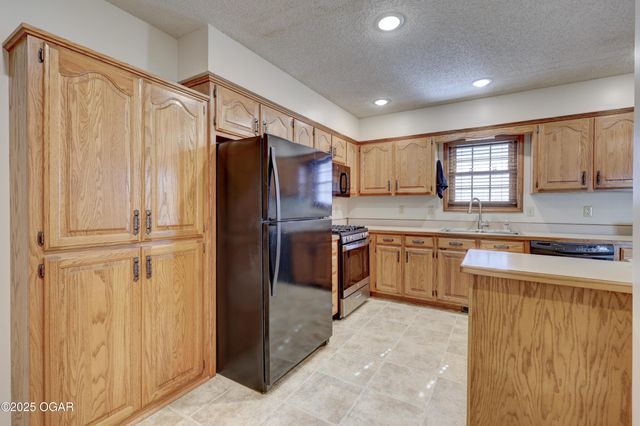 2920 N Chandler Avenue, Joplin, MO 64801