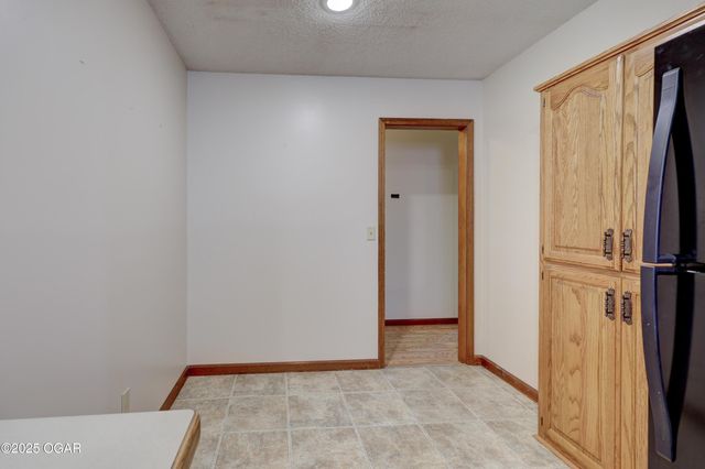 2920 N Chandler Avenue, Joplin, MO 64801