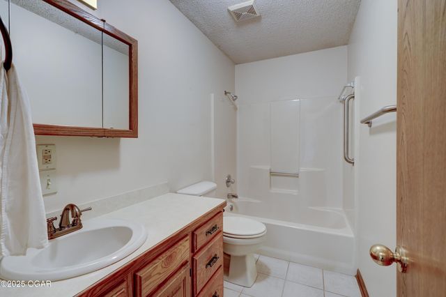 2920 N Chandler Avenue, Joplin, MO 64801