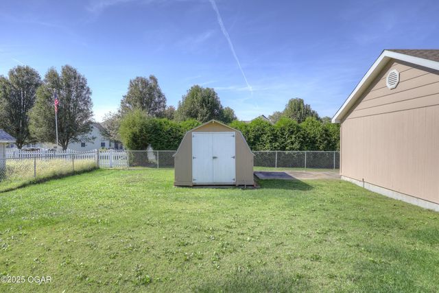 2920 N Chandler Avenue, Joplin, MO 64801