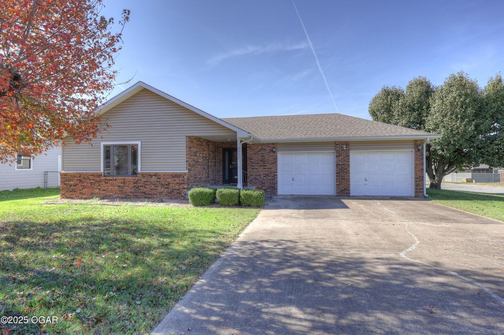2920 N Chandler Avenue, Joplin, MO 64801