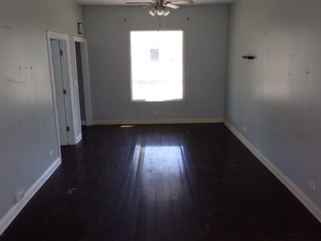 7732 S Muskegon Avenue, Chicago, IL 60649