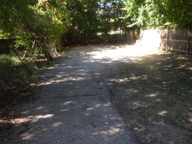 7732 S Muskegon Avenue, Chicago, IL 60649