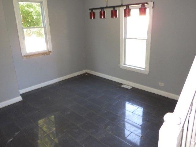 7732 S Muskegon Avenue, Chicago, IL 60649