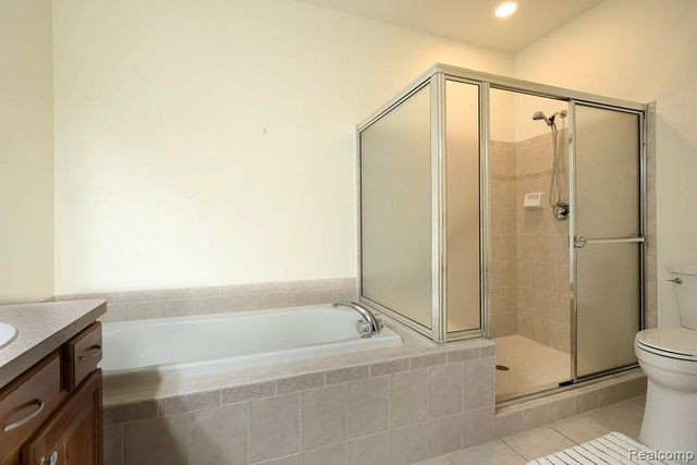 48608 Oak Bridge Drive, Canton Charter Township, MI 48188