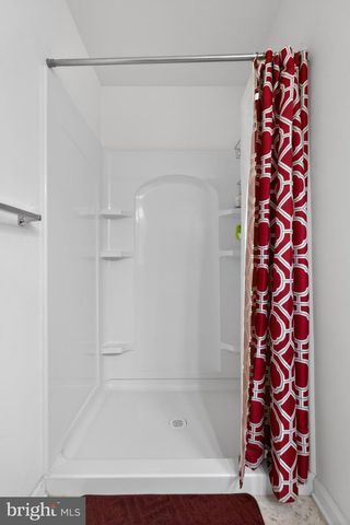 33 ROWAND WAY E, Clementon, NJ 08021