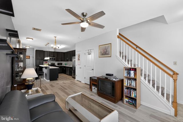 33 ROWAND WAY E, Clementon, NJ 08021