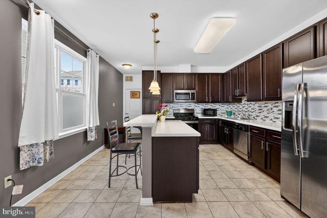 33 ROWAND WAY E, Clementon, NJ 08021