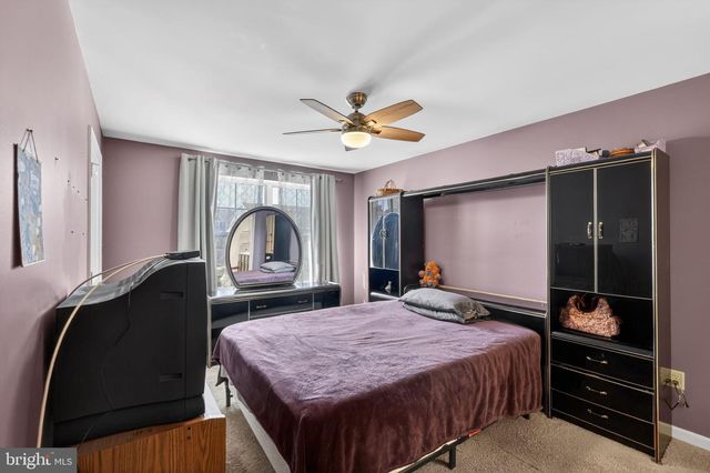33 ROWAND WAY E, Clementon, NJ 08021