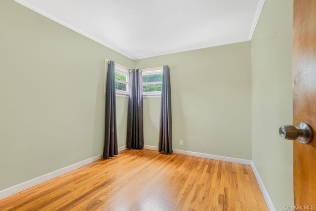 68 Cliff Drive, Hicksville, NY 11801