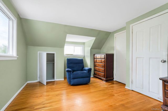 68 Cliff Drive, Hicksville, NY 11801