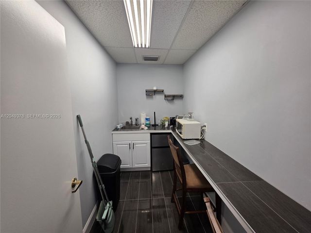 10475 NW 37th Terrace, Doral, FL 33178