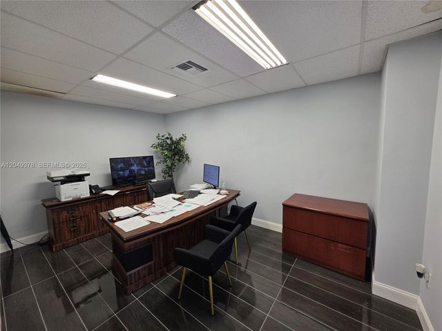 10475 NW 37th Terrace, Doral, FL 33178