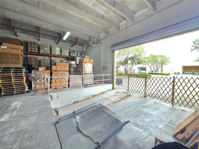 10475 NW 37th Terrace, Doral, FL 33178