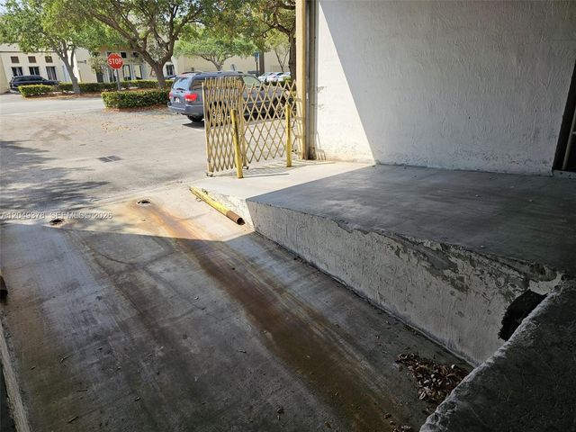 10475 NW 37th Terrace, Doral, FL 33178
