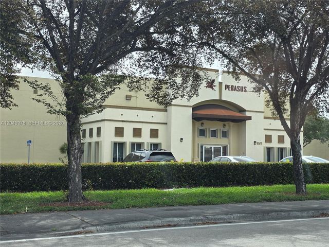 10475 NW 37th Terrace, Doral, FL 33178