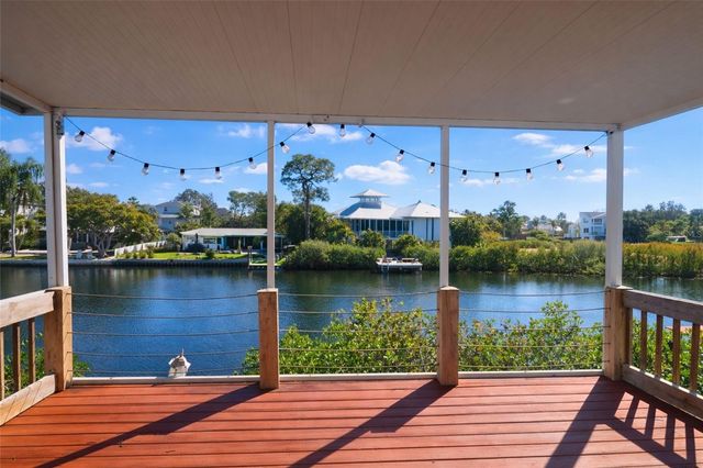 303 LAGOON DRIVE, Palm Harbor, FL 34683