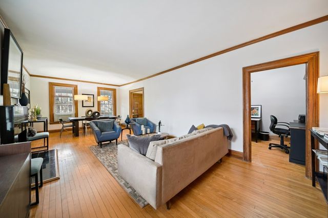 7246 N Oleander Avenue, Chicago, IL 60631