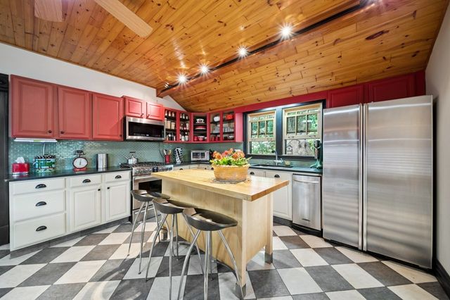 7246 N Oleander Avenue, Chicago, IL 60631