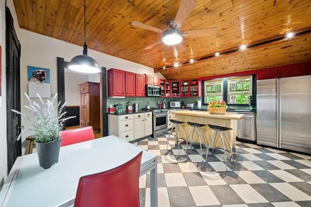 7246 N Oleander Avenue, Chicago, IL 60631