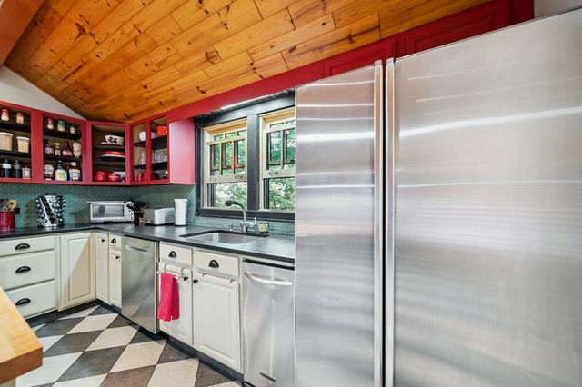 7246 N Oleander Avenue, Chicago, IL 60631