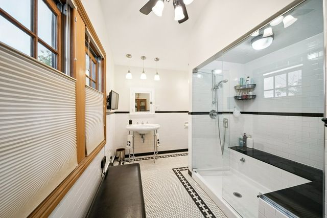 7246 N Oleander Avenue, Chicago, IL 60631