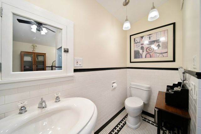 7246 N Oleander Avenue, Chicago, IL 60631