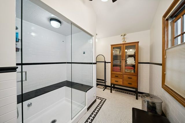 7246 N Oleander Avenue, Chicago, IL 60631