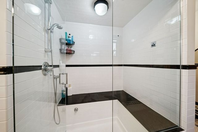 7246 N Oleander Avenue, Chicago, IL 60631