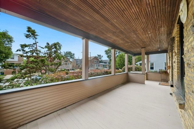 7246 N Oleander Avenue, Chicago, IL 60631
