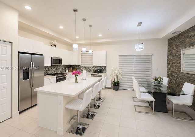 10407 NW 82nd St 34, Doral, FL 33178