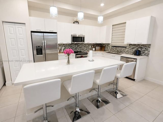 10407 NW 82nd St 34, Doral, FL 33178