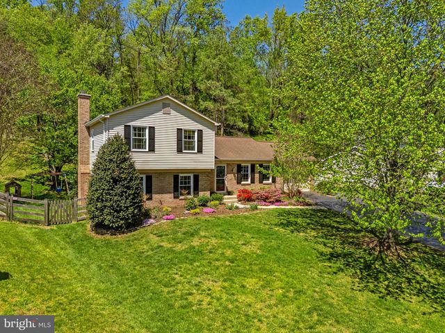 911 CHANCELLOR ST SW, Leesburg, VA 20175