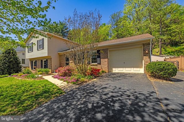 911 CHANCELLOR ST SW, Leesburg, VA 20175