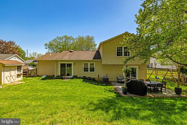 911 CHANCELLOR ST SW, Leesburg, VA 20175