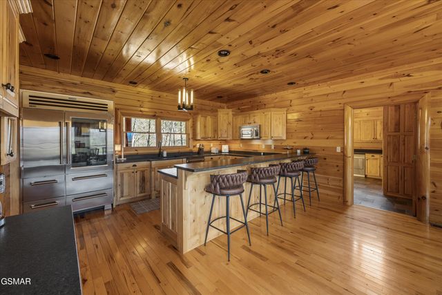 611 Pinnacle Vista, Gatlinburg, TN 37738