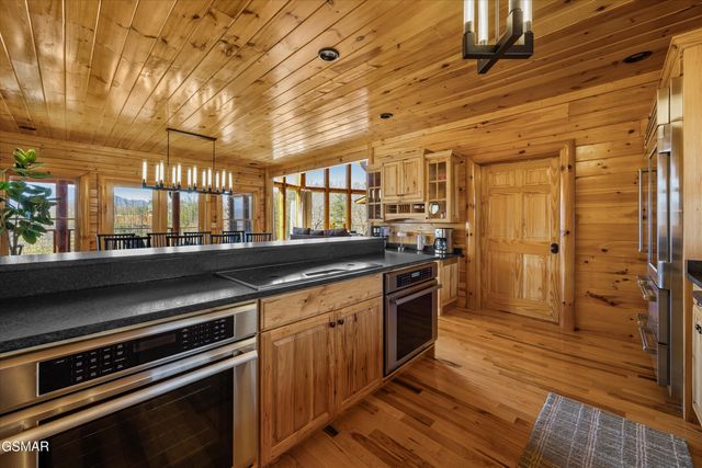 611 Pinnacle Vista, Gatlinburg, TN 37738