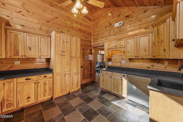 611 Pinnacle Vista, Gatlinburg, TN 37738