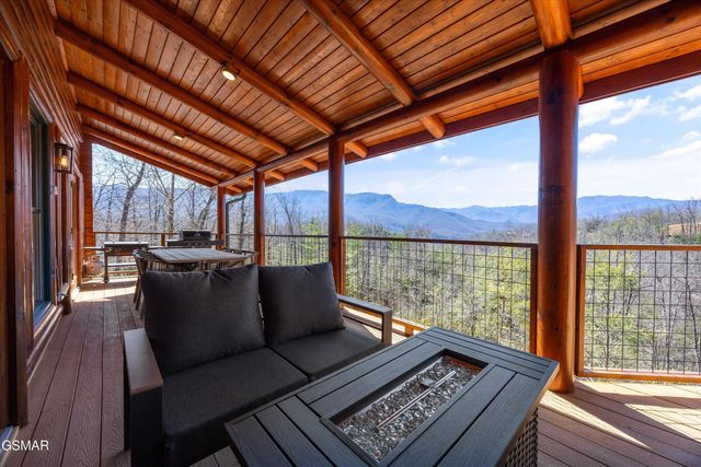 611 Pinnacle Vista, Gatlinburg, TN 37738