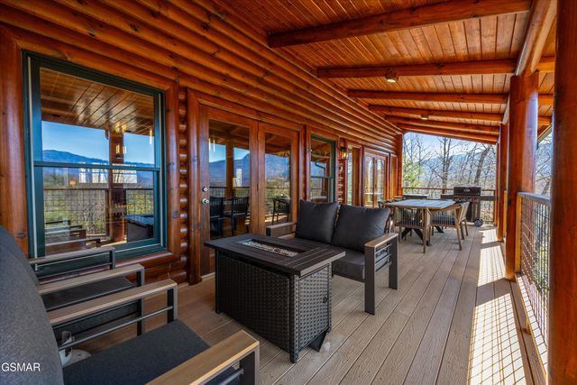 611 Pinnacle Vista, Gatlinburg, TN 37738