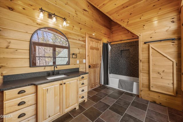 611 Pinnacle Vista, Gatlinburg, TN 37738