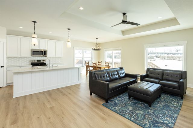 929 Wolf Creek Drive, Polk City, IA 50226