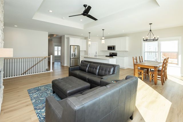 929 Wolf Creek Drive, Polk City, IA 50226