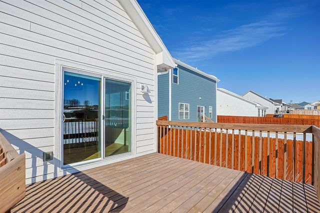 929 Wolf Creek Drive, Polk City, IA 50226