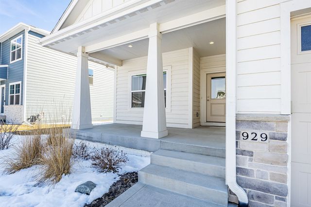 929 Wolf Creek Drive, Polk City, IA 50226