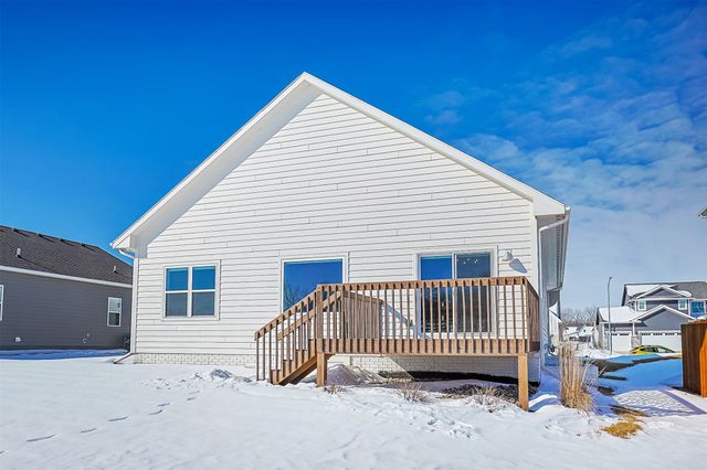 929 Wolf Creek Drive, Polk City, IA 50226